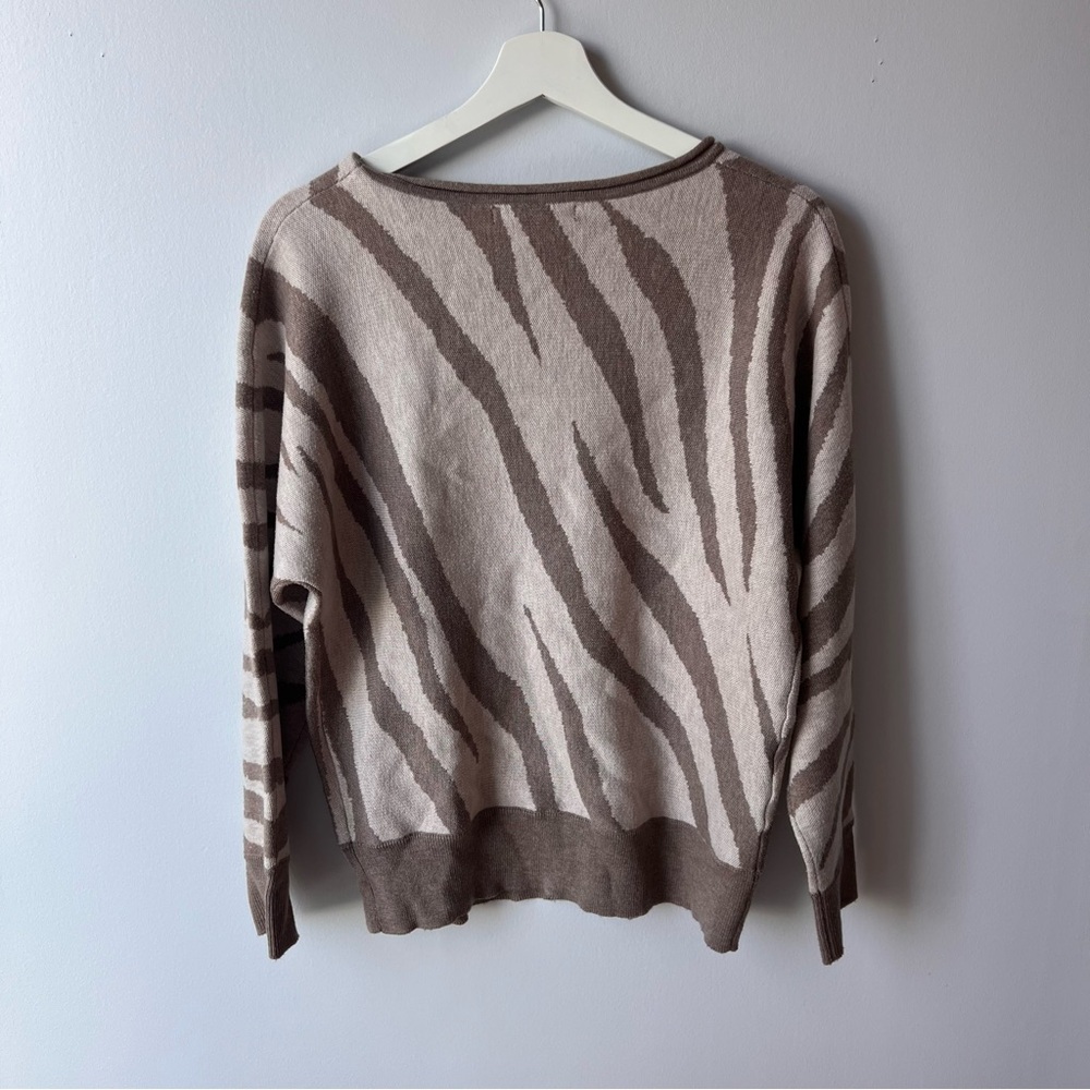 Tahari Beige Zebra-Print Crewneck Sweater - Women’s Medium - Picture 3 of 5